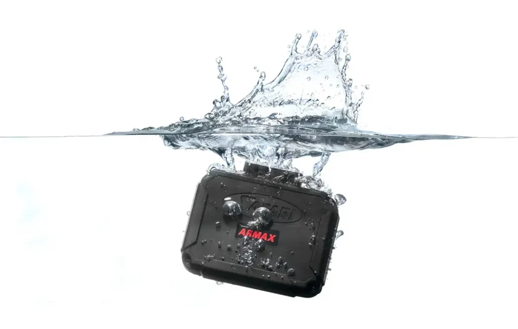 safari-armax-performance-ecu-underwater-splash-shot