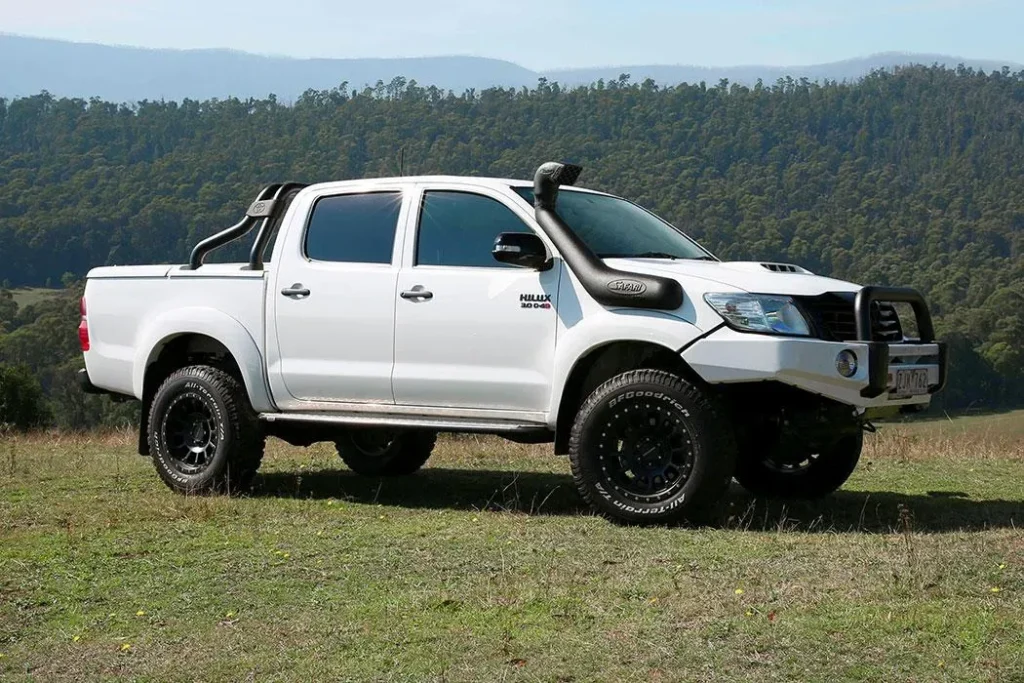 toyota-hilux-armax-safari-snorkel