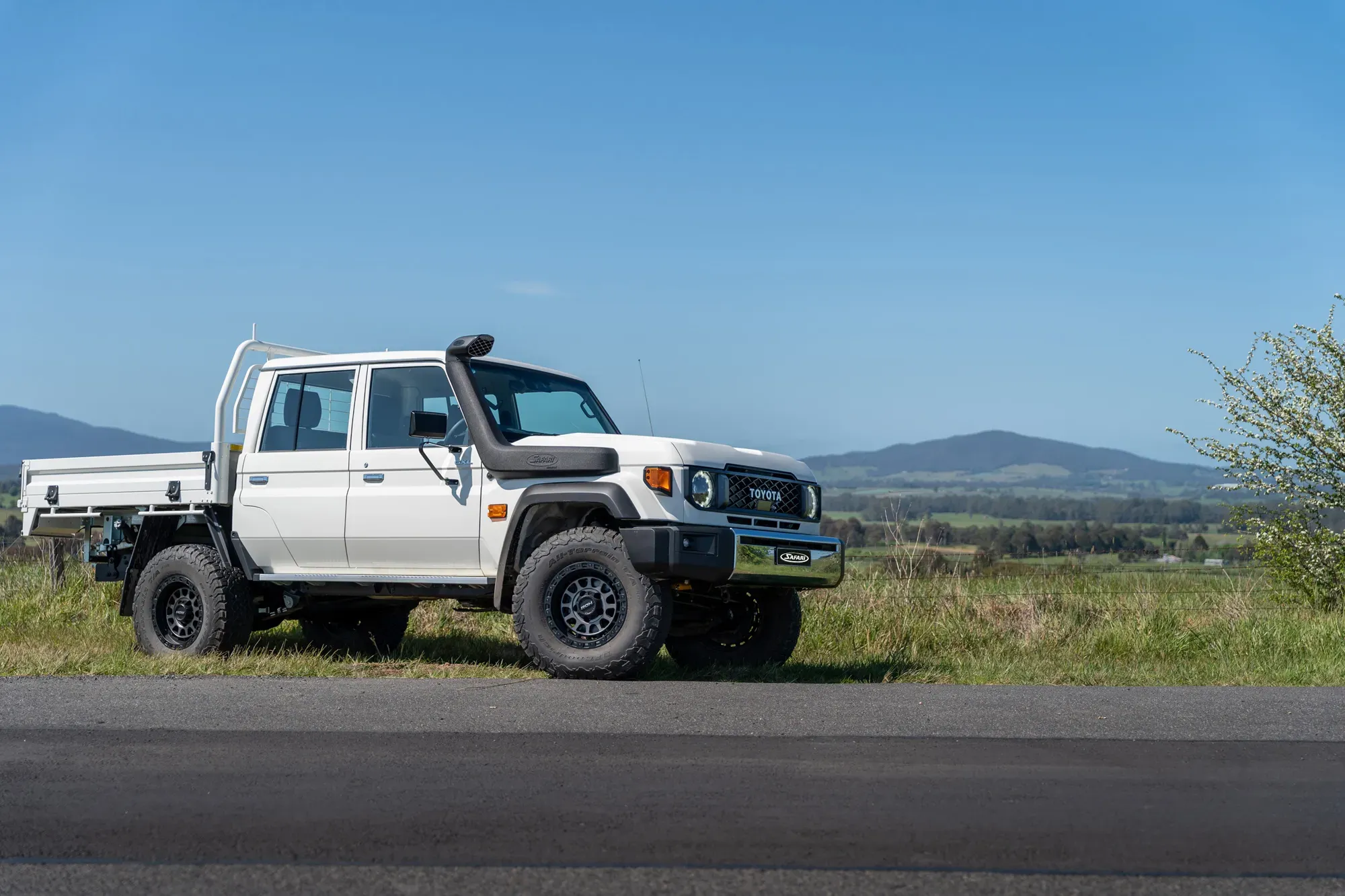 Safari ARMAX and V-SPEC snorkels for MY2024 Toyota 70 Series 2.8L Diesel, showing full product lineup and compatibility.