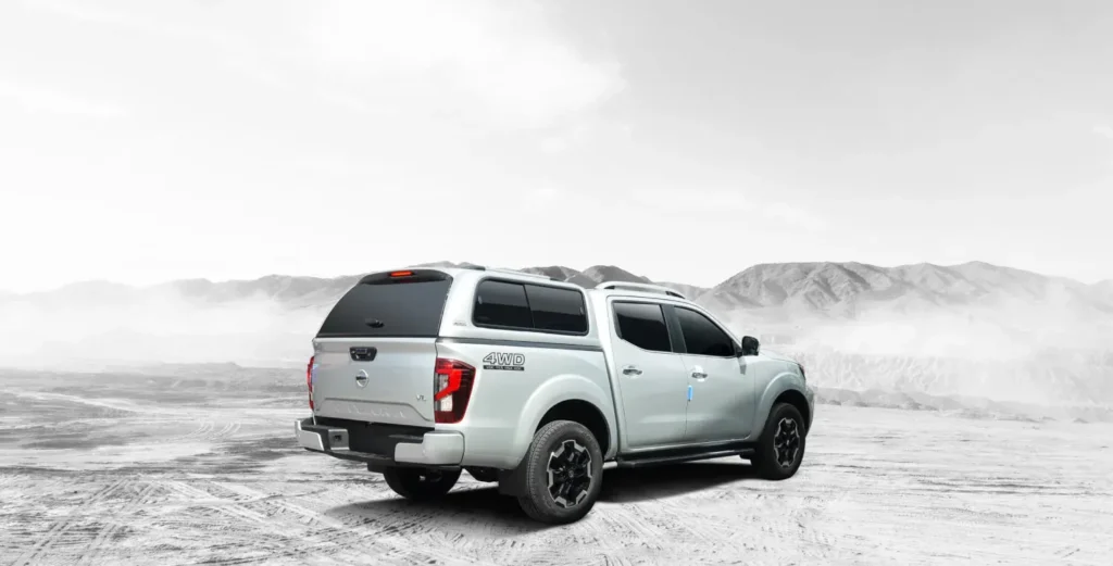 Sliding window canopy fitted on Nissan Navara SR5