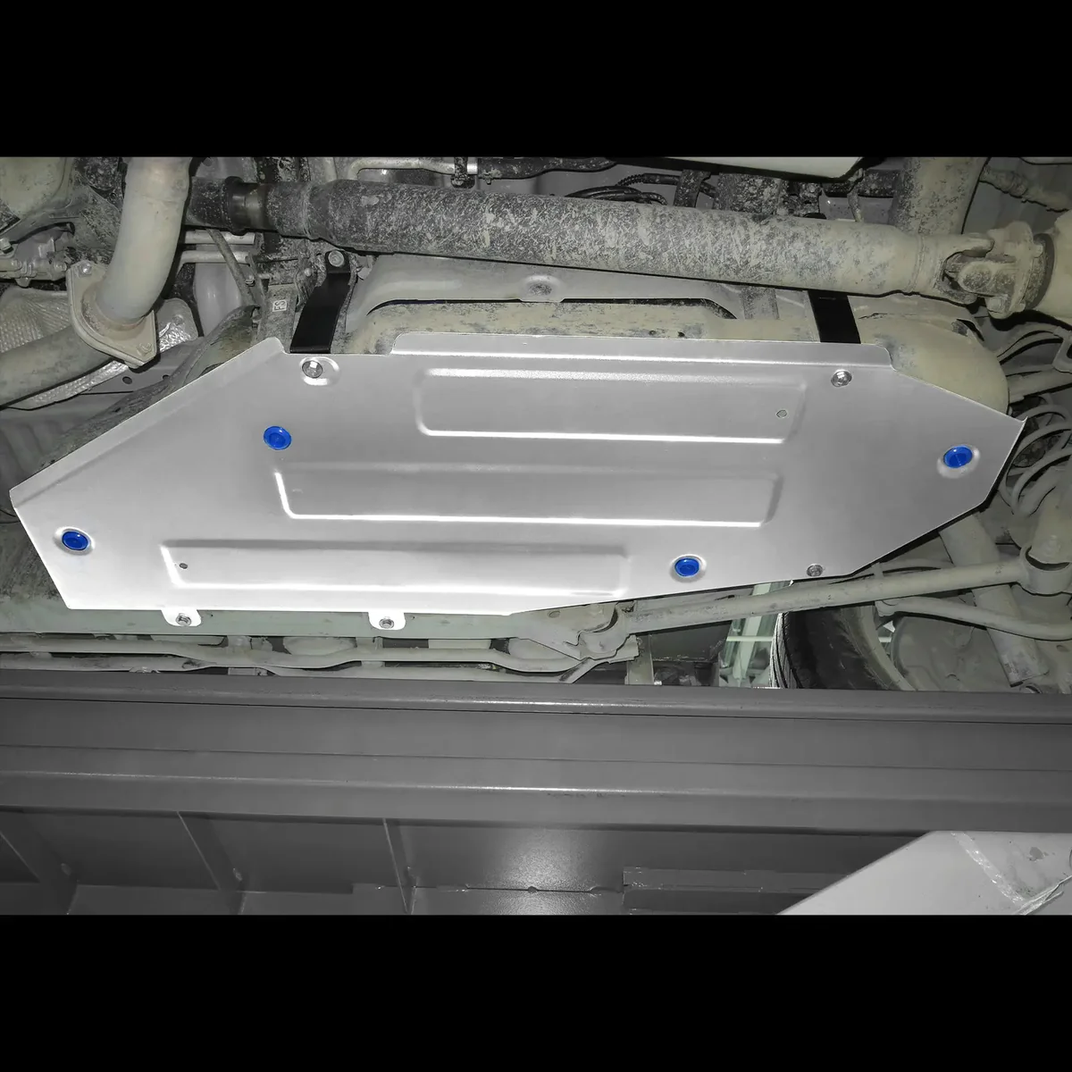 Aluminum Fuel Tank Bash Plate – Toyota LC200 2007–2021
