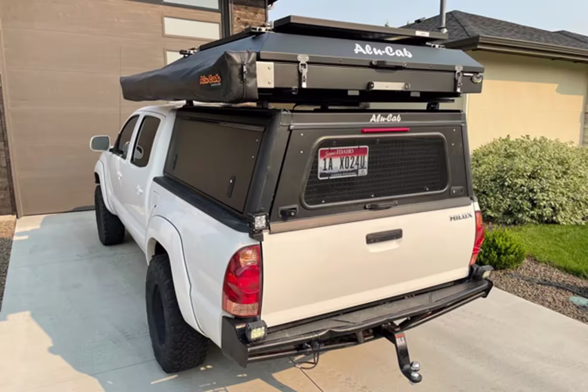 Explorer canopy fitted to Toyota Hilux N70 2005–2015 side view